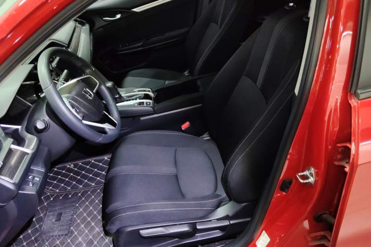 Used Honda Civic 2019 220TURBO CVT Dynamic Edition China VI Emission Standard Left Front Seat