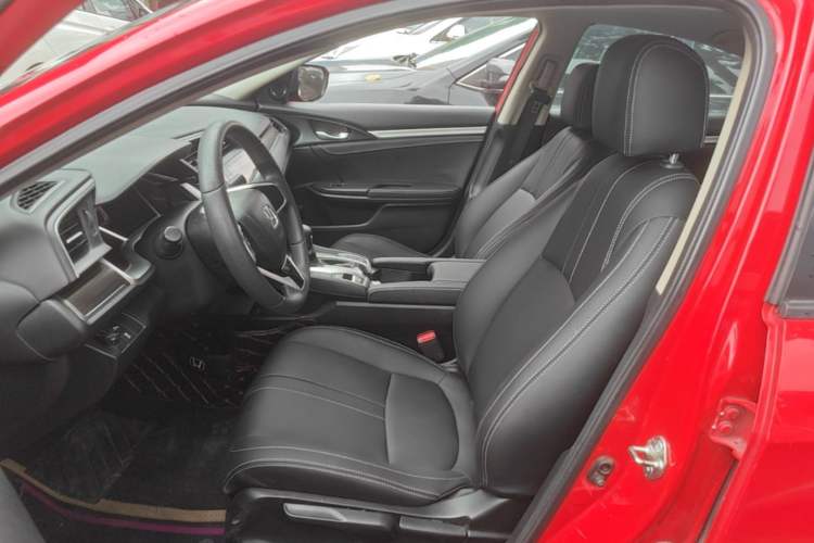 Used Honda Civic 2019 220TURBO CVT Dynamic Edition China VI Left Front Seat