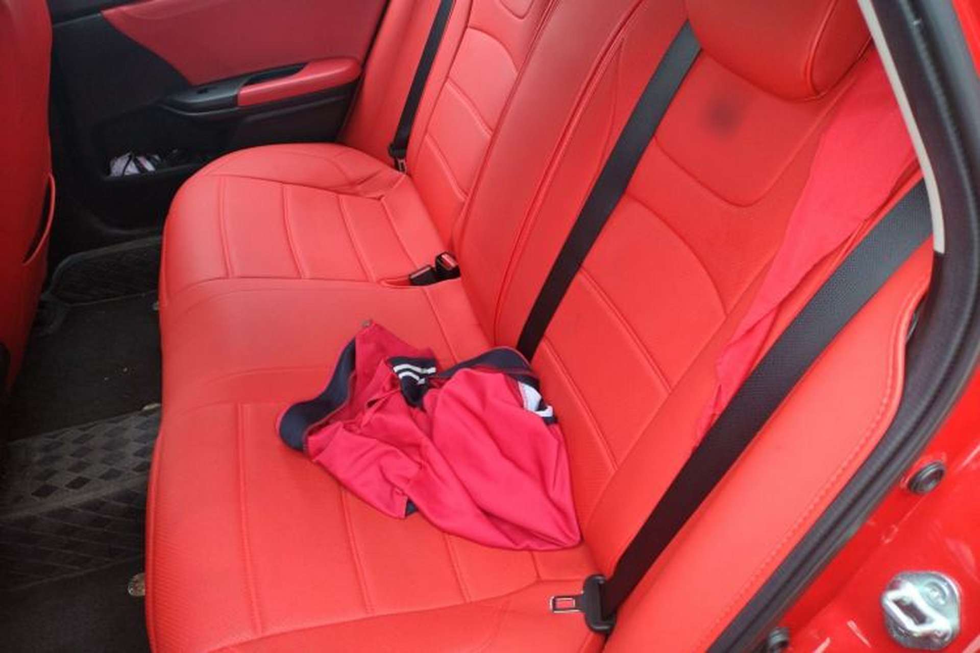 Used Honda Civic 2019 220TURBO CVT Dynamic Edition China VI Emission Standard Left Rear Seat