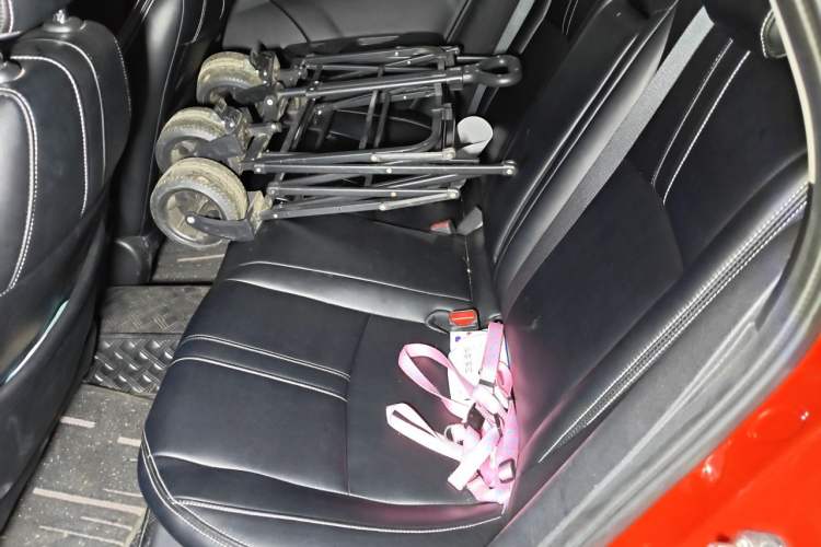 Used Honda Civic 2019 220TURBO CVT Dynamic Edition China VI Emission Standard Left Rear Seat