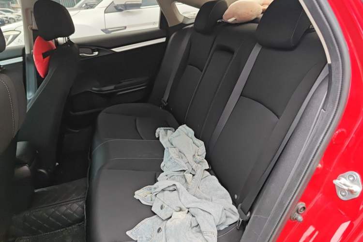 Used Honda Civic 2019 220TURBO CVT Dynamic Edition China VI Emission Standard Left Rear Seat