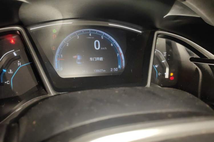Used Honda Civic 2019 220TURBO CVT Dynamic Edition China VI Odometer Close Up
