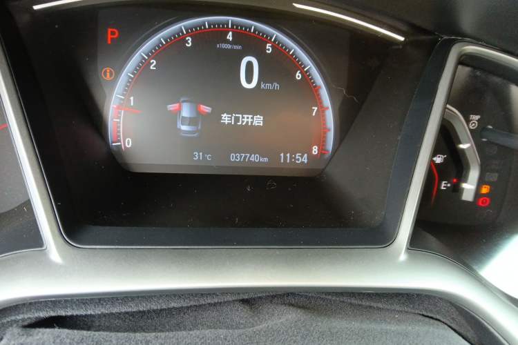 Used Honda Civic 2019 220TURBO CVT Dynamic Edition China VI Emission Standard Odometer Close Up