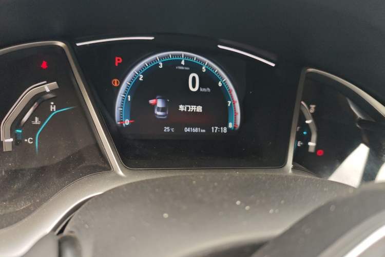Used Honda Civic 2019 220TURBO CVT Dynamic Edition China V Odometer Close Up