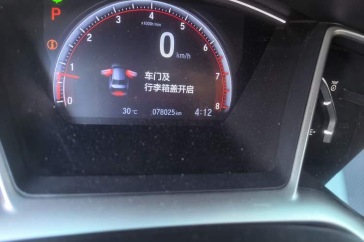 Used Honda Civic 2019 220TURBO CVT Dynamic Edition China V Emission Standard Odometer Close Up