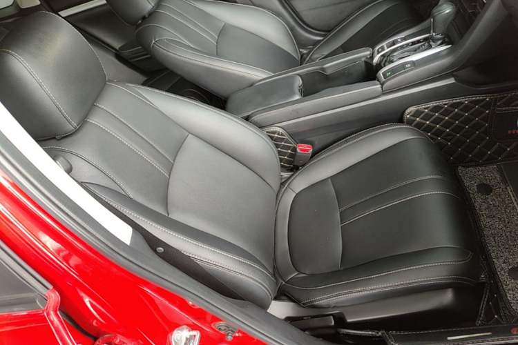 Used Honda Civic 2019 220TURBO CVT Dynamic Edition China VI Right Front Seat