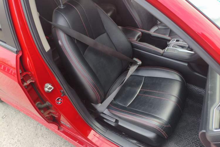 Used Honda Civic 2019 180TURBO CVT Shangdong Edition China VI Right Front Seat
