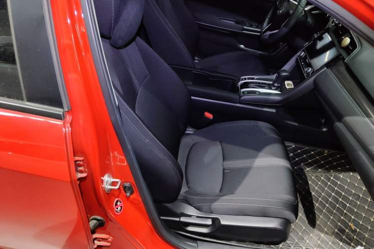Used Honda Civic 2019 220TURBO CVT Dynamic Edition China VI Emission Standard Right Front Seat