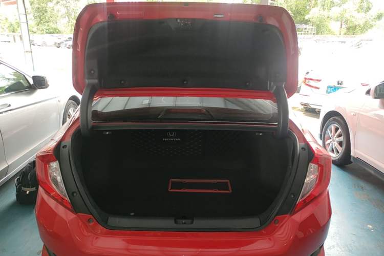 Used Honda Civic 2019 220TURBO CVT Dynamic Edition China VI Trunk