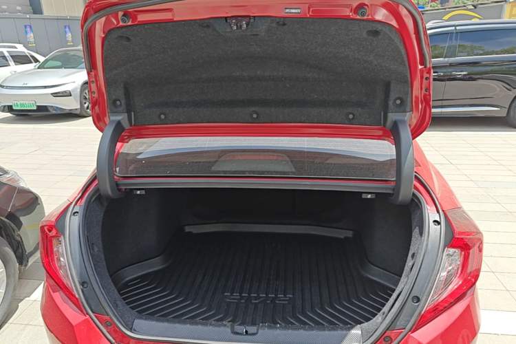Used Honda Civic 2019 220TURBO CVT Dynamic Edition China VI Trunk