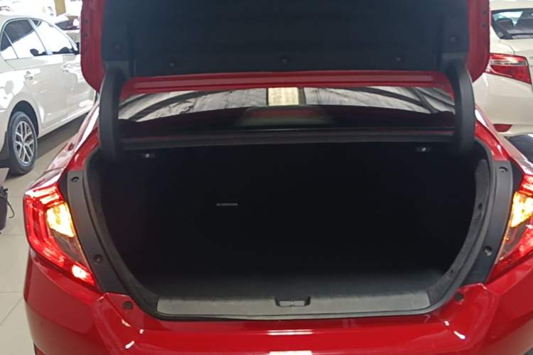 Used Honda Civic 2019 220TURBO CVT Dynamic Edition China VI Emission Standard Trunk