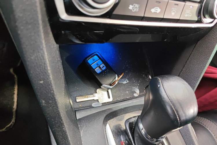 Used Honda Civic 2019 220TURBO CVT Power Edition China VI Emission Standard Vehicle Key