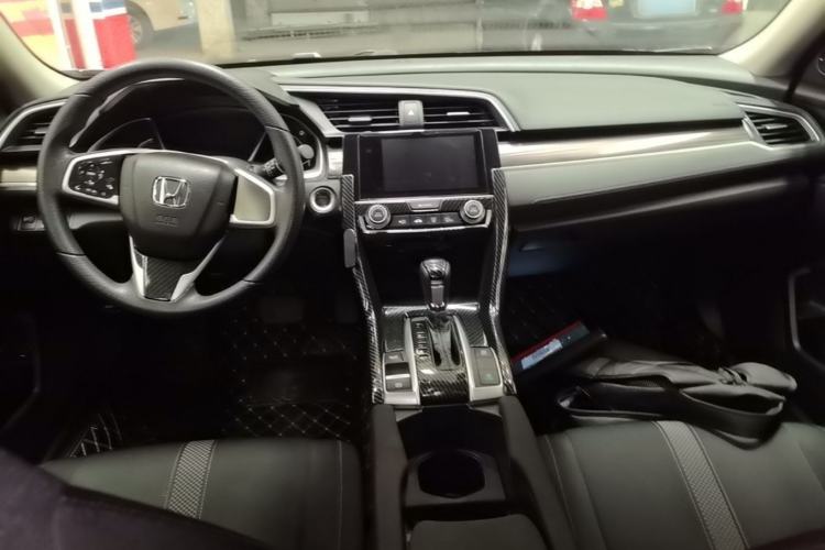 Used Honda Civic 2019 220TURBO CVT Dynamic Edition China VI Center Console