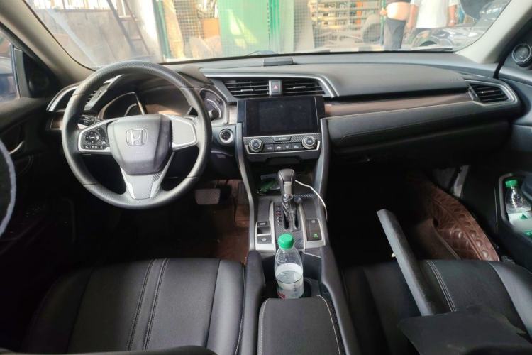 Used Honda Civic 2019 220TURBO CVT Dynamic Edition China VI Center Console
