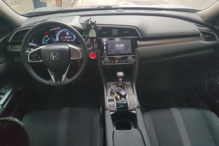 Used Honda Civic 2019 220TURBO CVT Dynamic Edition China VI Center Console