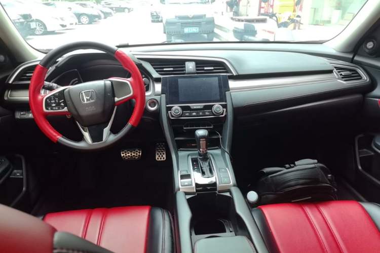 Used Honda Civic 2019 220TURBO CVT Dynamic Edition China VI Emission Standard Center Console