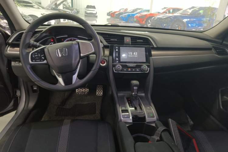 Used Honda Civic 2019 220TURBO CVT Dynamic Edition China VI Emission Standard Center Console