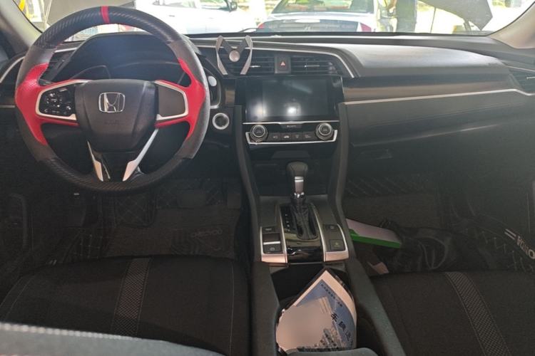 Used Honda Civic 2019 220TURBO CVT Dynamic Edition China VI Center Console