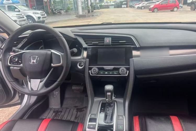 Used Honda Civic 2019 220TURBO CVT Dynamic Edition China VI Center Console