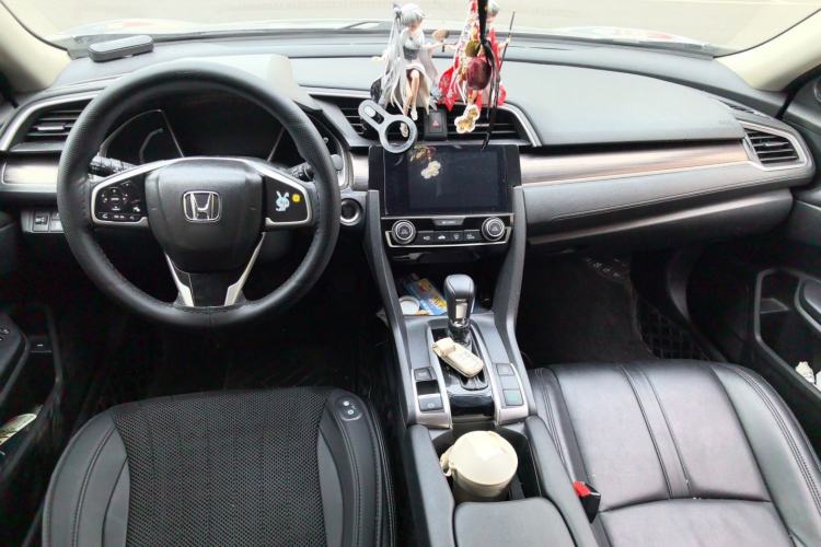 Used Honda Civic 2019 220TURBO CVT Dynamic Edition China VI Center Console