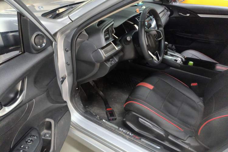 Used Honda Civic 2019 220TURBO CVT Dynamic Edition China VI Driver Seat