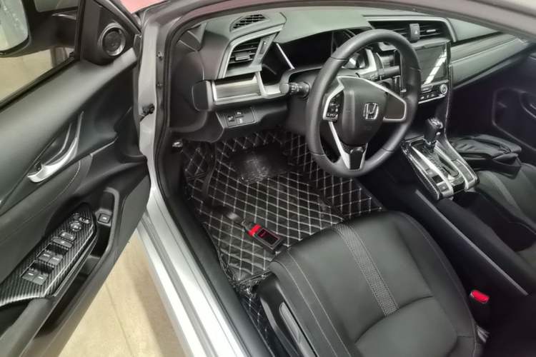 Used Honda Civic 2019 220TURBO CVT Dynamic Edition China VI Driver Seat