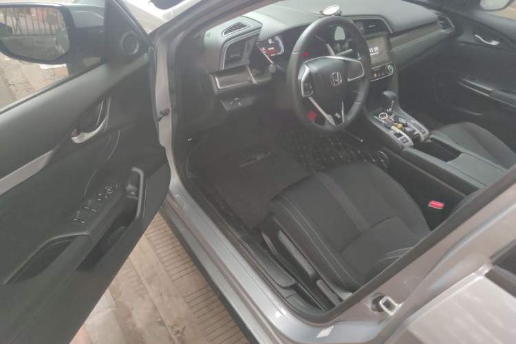 Used Honda Civic 2019 220TURBO CVT Dynamic Edition China VI Driver Seat