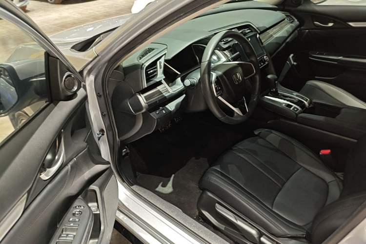 Used Honda Civic 2019 220TURBO CVT Dynamic Edition China VI Emission Standard Driver Seat