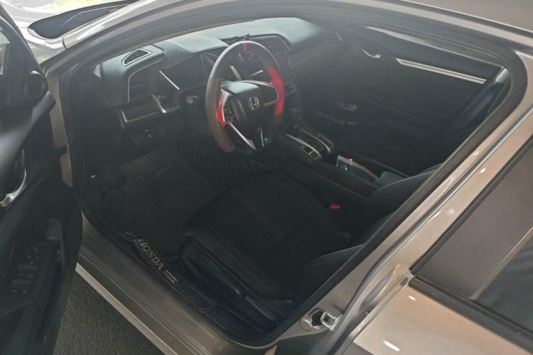 Used Honda Civic 2019 220TURBO CVT Dynamic Edition China VI Driver Seat