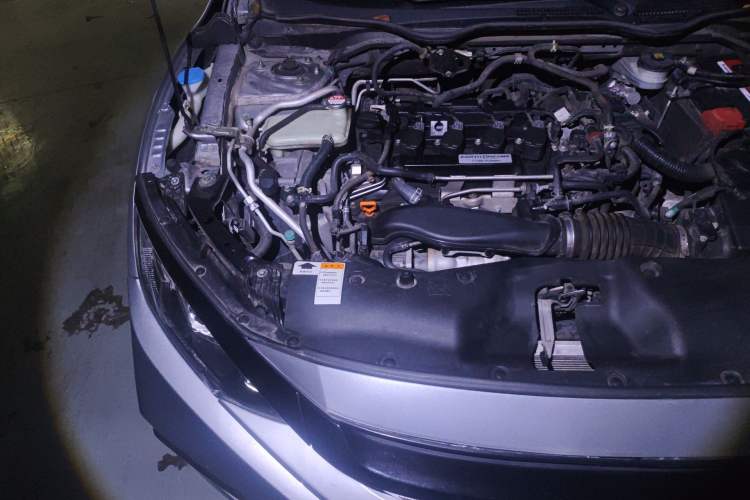 Used Honda Civic 2019 220TURBO CVT Dynamic Edition China VI Engine Bay Right