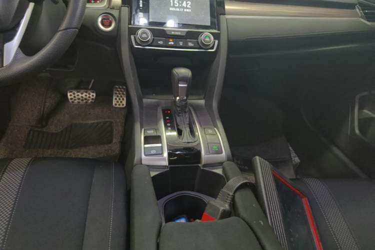 Used Honda Civic 2019 220TURBO CVT Dynamic Edition China VI Emission Standard Gear Lever