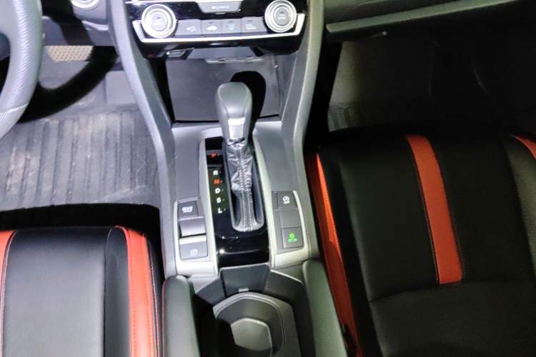 Used Honda Civic 2019 220TURBO CVT Dynamic Edition China VI Gear Lever