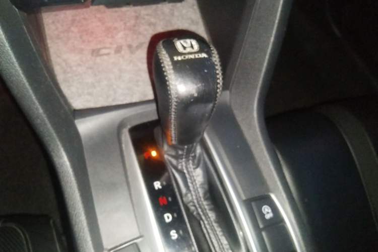 Used Honda Civic 2019 220TURBO CVT Power Edition China VI Emission Standard Gear Lever