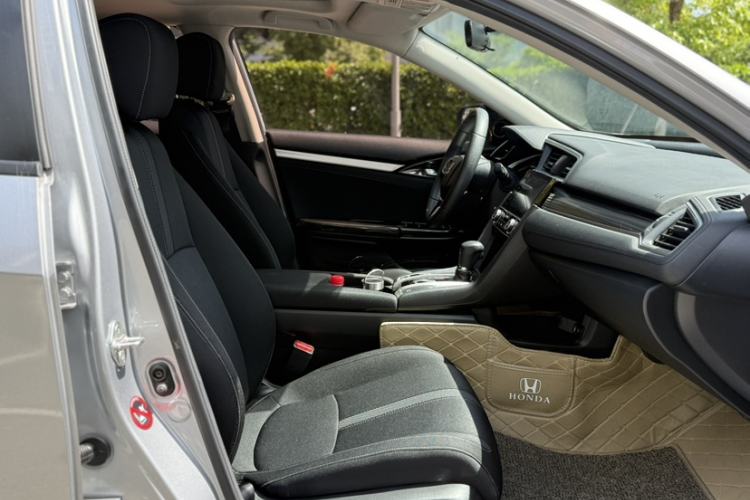 Used Honda Civic 2019 220TURBO CVT Dynamic Edition China VI Interior 1