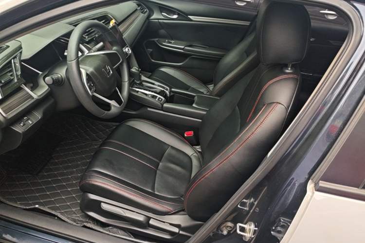 Used Honda Civic 2019 220TURBO CVT Dynamic Edition China VI Left Front Seat
