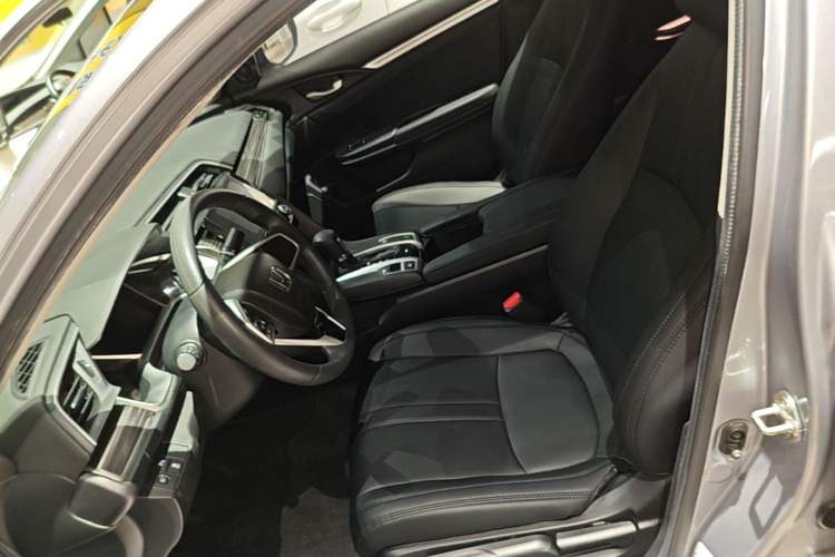 Used Honda Civic 2019 220TURBO CVT Dynamic Edition China VI Emission Standard Left Front Seat