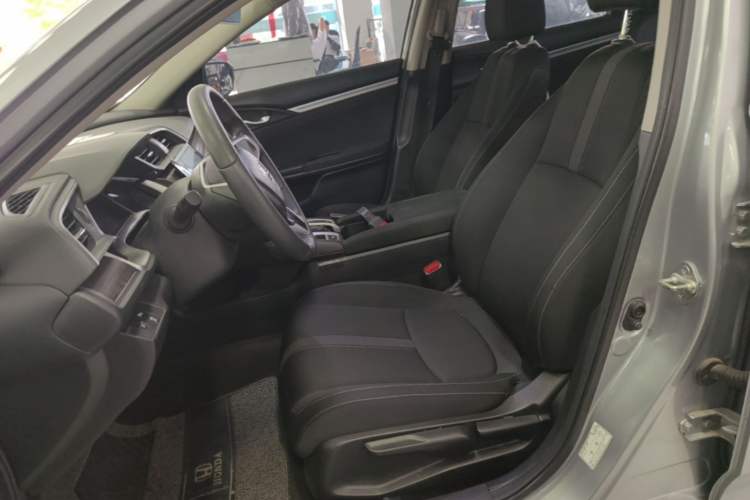Used Honda Civic 2019 220TURBO CVT Dynamic Edition China VI Emission Standard Left Front Seat