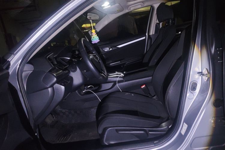 Used Honda Civic 2019 220TURBO CVT Dynamic Edition China VI Left Front Seat