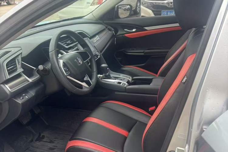 Used Honda Civic 2019 220TURBO CVT Dynamic Edition China VI Left Front Seat