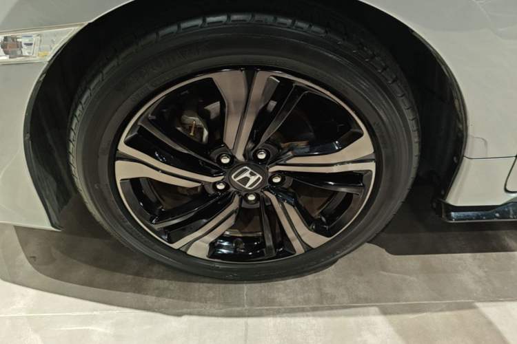 Used Honda Civic 2019 220TURBO CVT Dynamic Edition China VI Emission Standard Left Front Wheel Hub