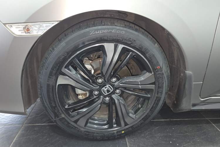 Used Honda Civic 2019 220TURBO CVT Dynamic Edition China VI Emission Standard Left Front Wheel Hub