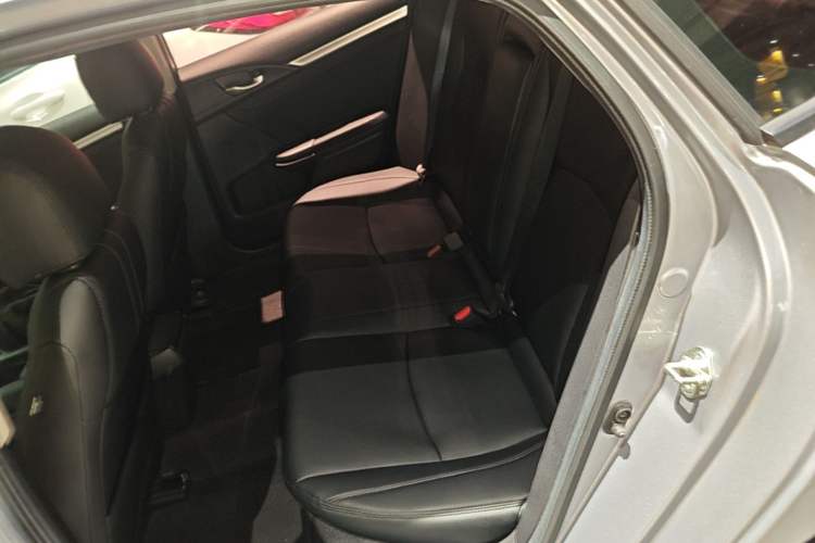 Used Honda Civic 2019 220TURBO CVT Dynamic Edition China VI Emission Standard Left Rear Seat