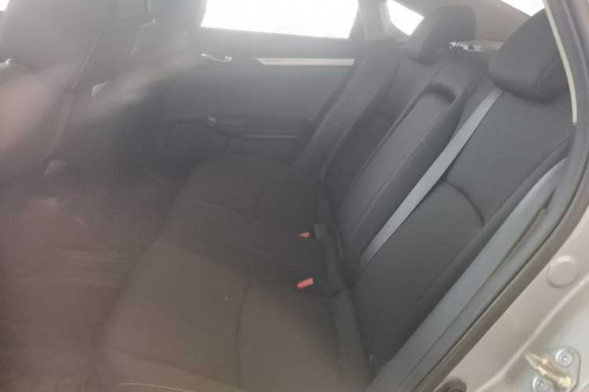 Used Honda Civic 2019 220TURBO CVT Dynamic Edition China VI Left Rear Seat