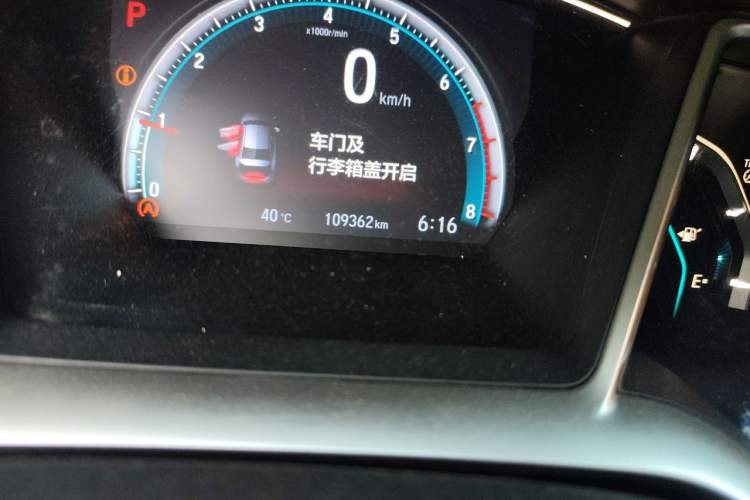 Used Honda Civic 2019 220TURBO CVT Dynamic Edition China VI Odometer Close Up