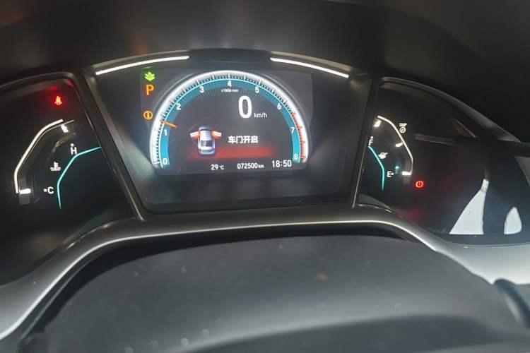 Used Honda Civic 2019 220TURBO CVT Dynamic Edition China V Odometer Close Up