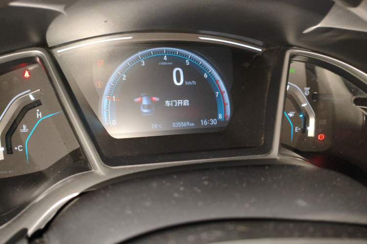 Used Honda Civic 2019 220TURBO CVT Dynamic Edition China VI Odometer Close Up