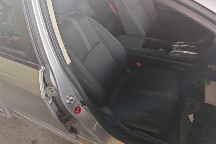 Used Honda Civic 2019 220TURBO CVT Dynamic Edition China VI Right Front Seat