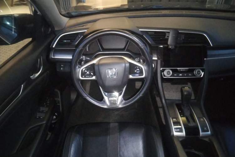 Used Honda Civic 2019 220TURBO CVT Power Edition China VI Emission Standard Steering Wheel