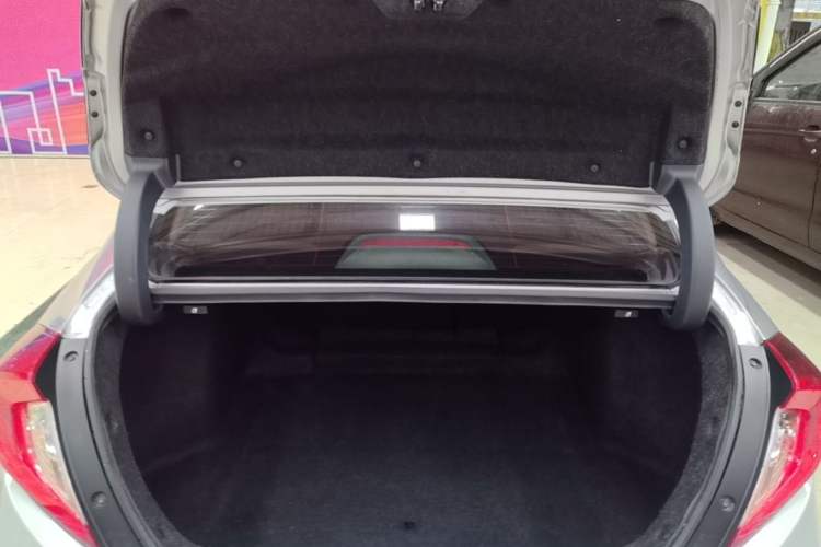 Used Honda Civic 2019 220TURBO CVT Dynamic Edition China VI Trunk