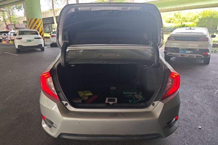 Used Honda Civic 2019 220TURBO CVT Dynamic Edition China VI Trunk